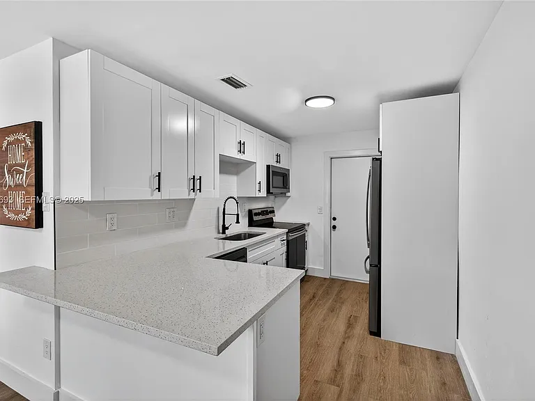 2633 NE 13th Ave #1 — Photo 7