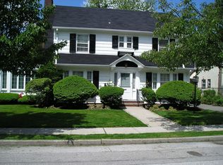 21 Lawrence Ave, Rockville Centre, NY 11570