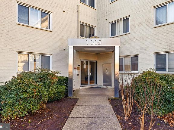 3rd image of 1005 Chillum Rd APT 305