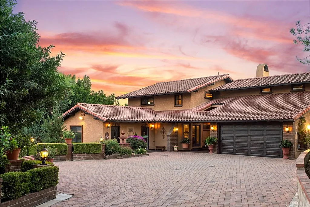 4466 Briney Point St photo 1