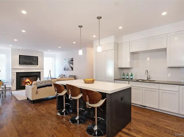 Marina Court, 422 E Boston Post Rd #Penthouse 401, Mamaroneck, NY 10543