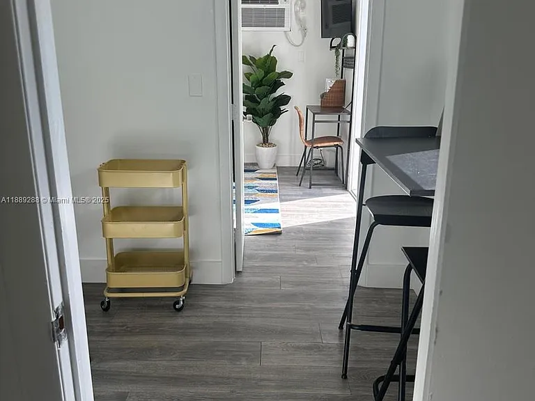 2943 SW 36th Ave #STUDIO — Photo 5