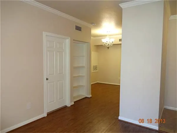 2255 Braeswood Park Dr — Photo 3