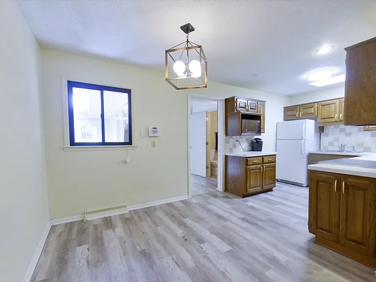 2441 Hobbs Dr — Photo 2