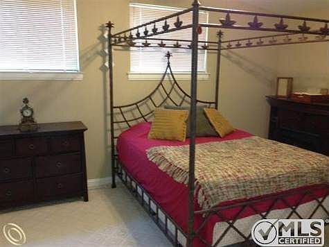 Bedroom 1.JPG
