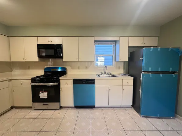 4414 Liberty Avenue image 6 of 17