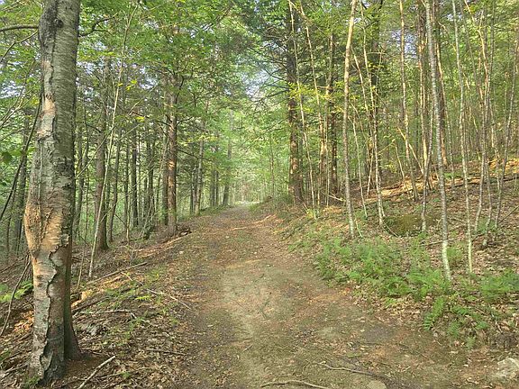 3rd image of 0ff Robin Hill Road