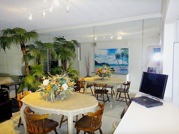 4th image of 700 SE 6th Ave APT 112
