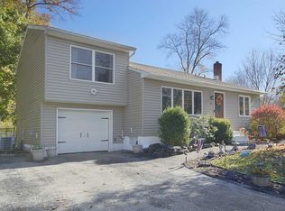 2 Ridgewood Ter, Poughkeepsie, NY 12603