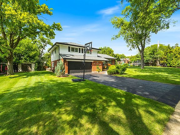3rd image of 514 Eldon Pl