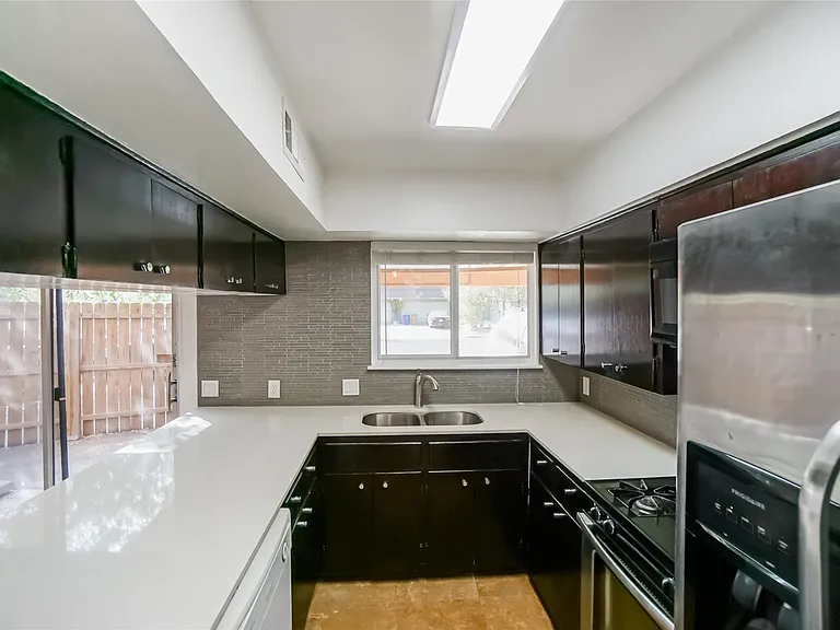 1122 Hollow Creek Dr #1 — Photo 4