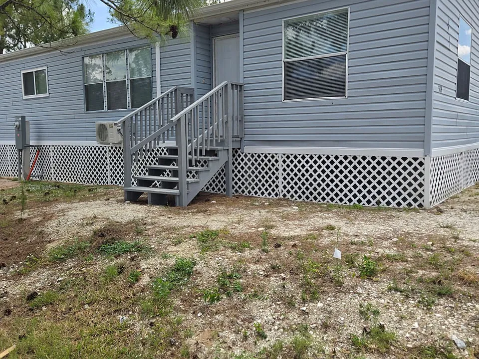 589 Anna Ave