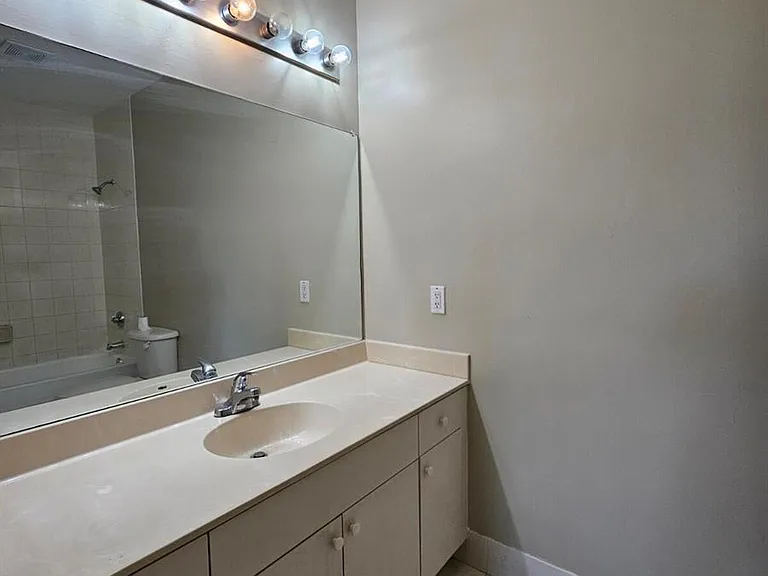 1063 Golden Lakes Blvd #322 — Photo 12