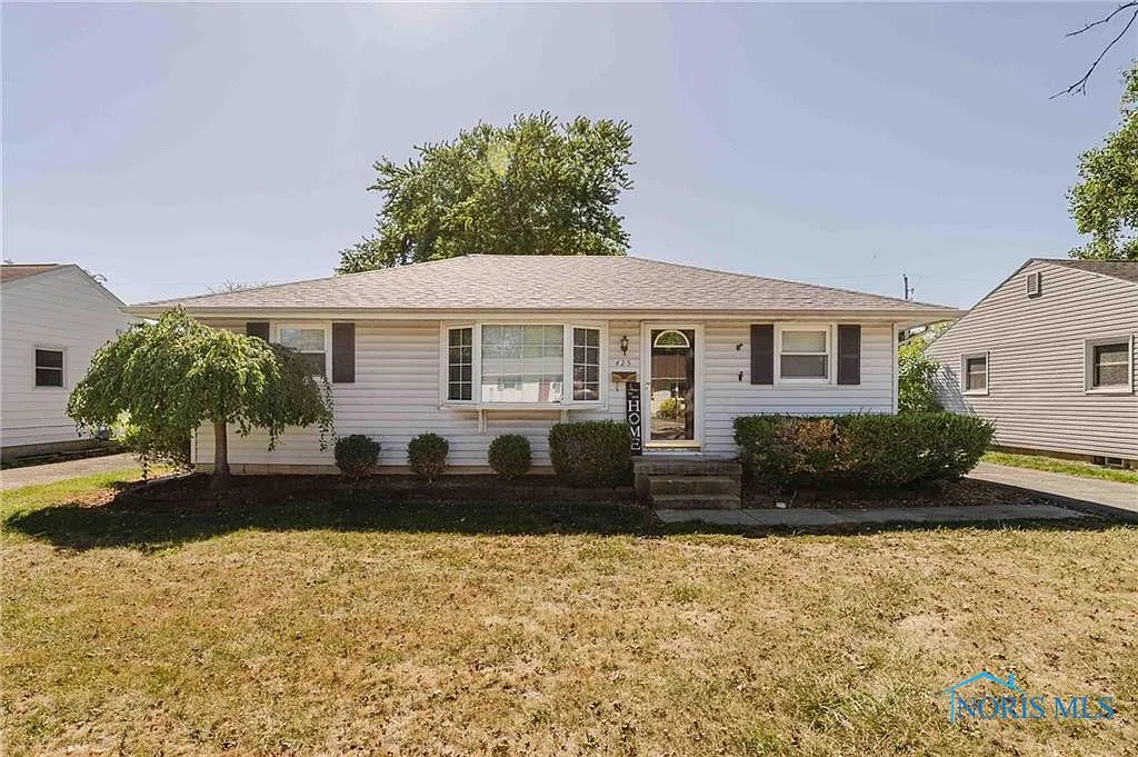 425 Rector Ave photo 1