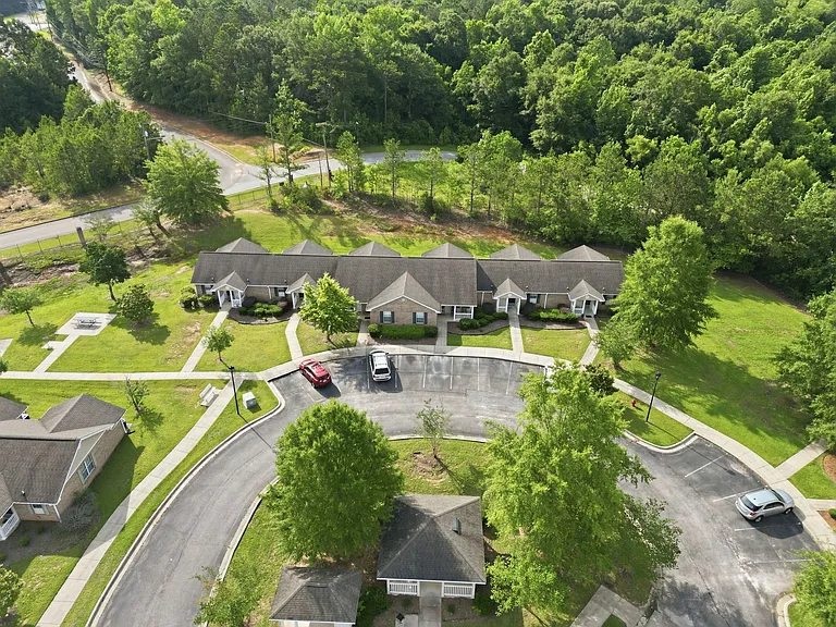 Country Club Cottages — Photo 31