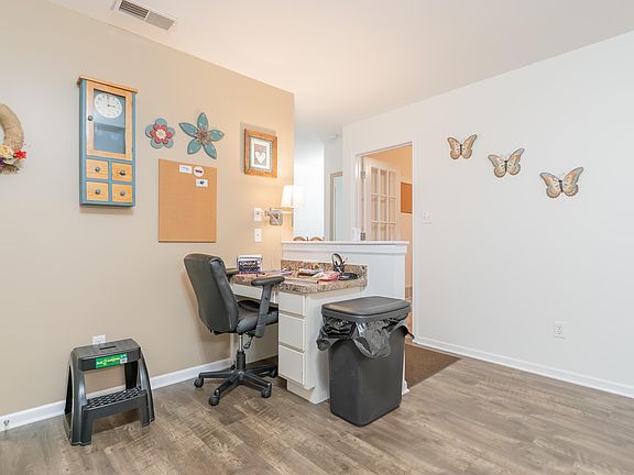 4th image of 202 Polly Ln