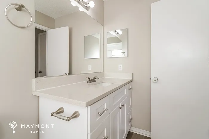8431 Duval Dr — Photo 12