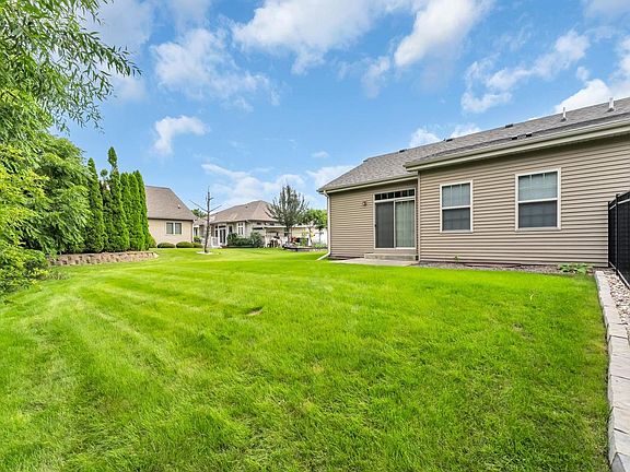4th image of 916 Langdon COURT