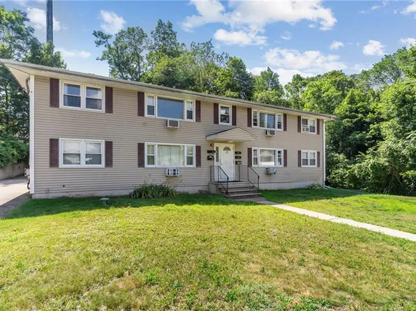 10 Glen Ave APT 2L, North Smithfield, RI 02896