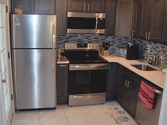 4th image of 108 Greenwood Dr