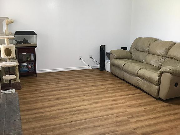 5th image of 1904 Dartmouth St APT T1