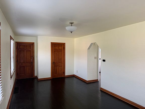 3rd image of 615-621 Acorn Dr #617