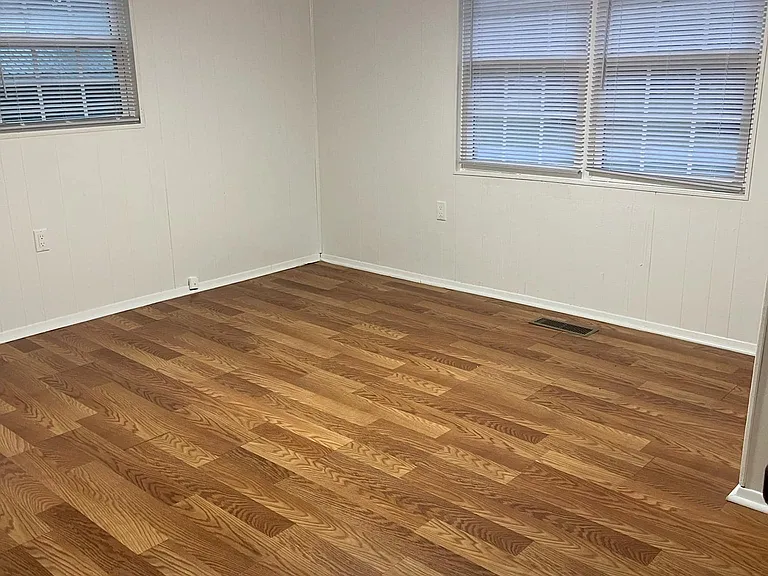 800 South Dr — Photo 5