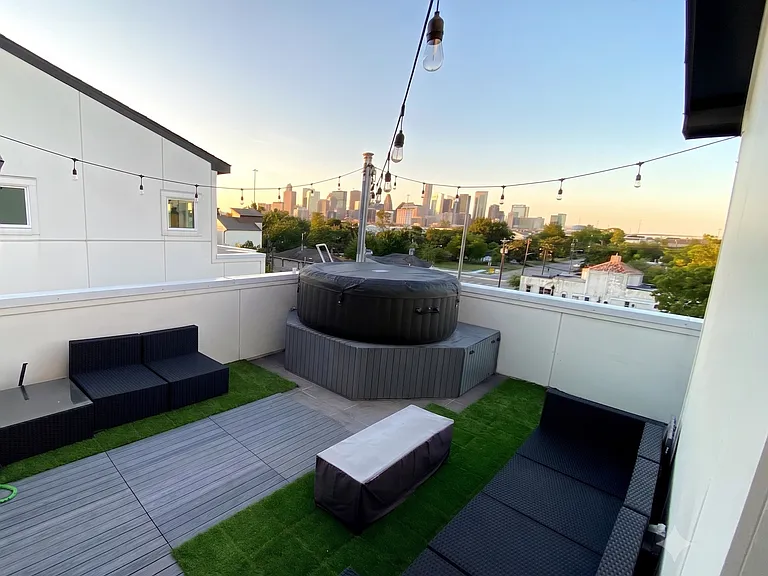 Stuart St — Photo 15