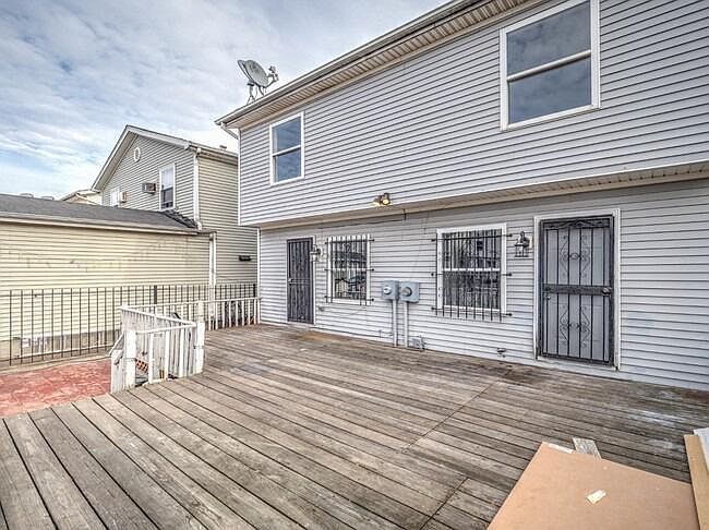 2nd image of 365 Halladay St