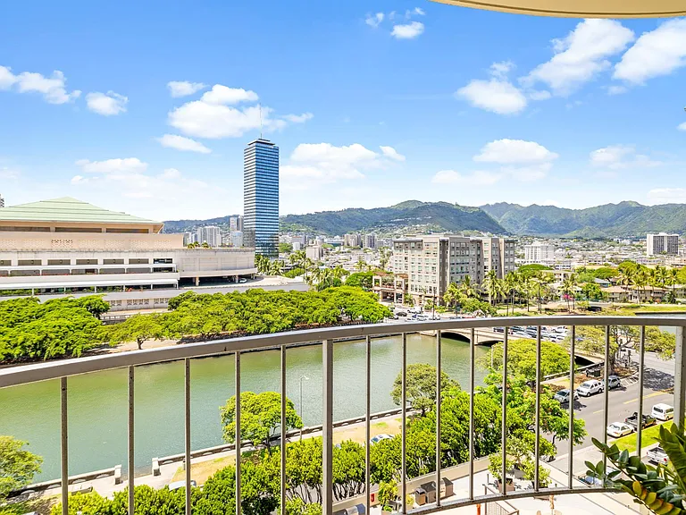 1717 Ala Wai Blvd #1004 — Photo 18