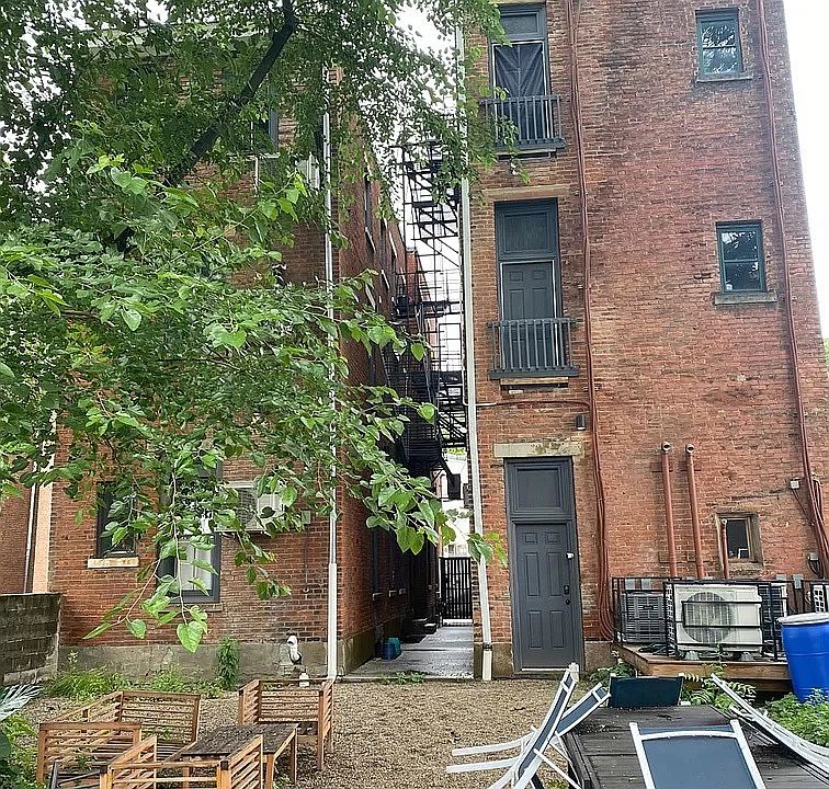 Building Photo 3