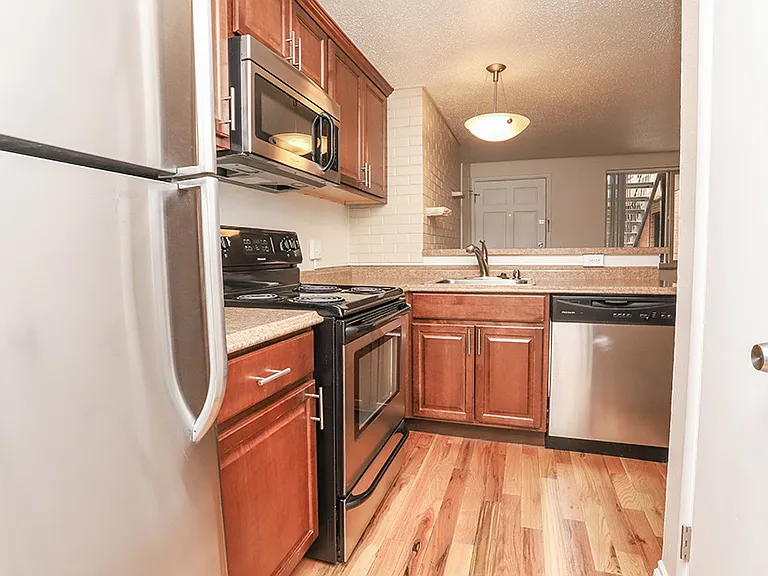 222 Logan — Photo 44