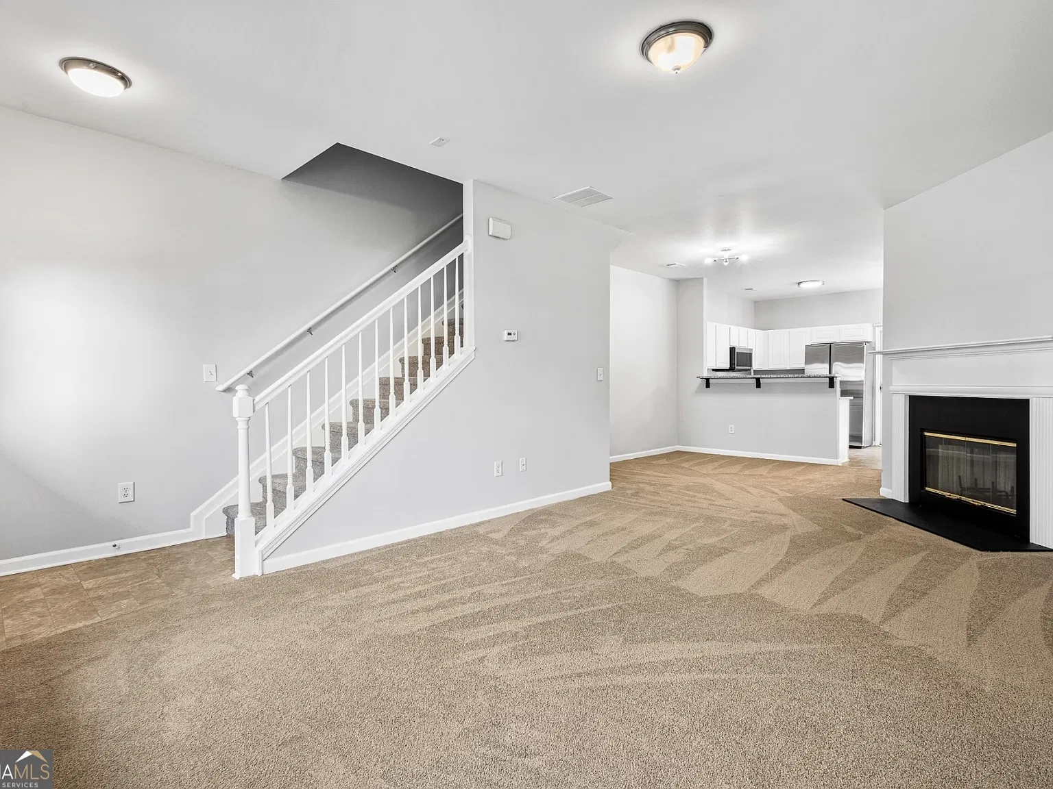 2 bed, 2.5 bath, 1295 sqft, $1,850 — Photo 3