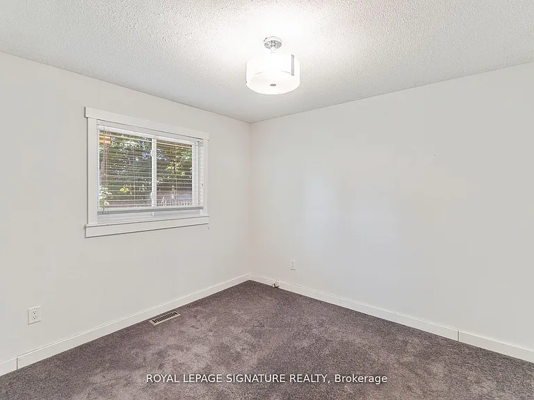 4 Patricia Ave #UPPER — Photo 33