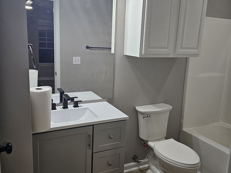1st image of 274 Kirkcauldy Dr