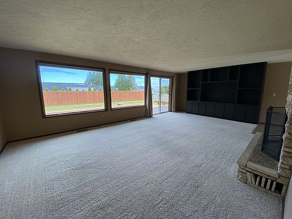 5th image of 71 Garden Ln
