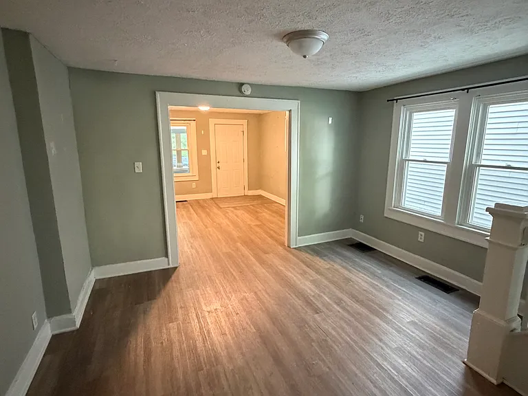 2319 Coyner Ave — Photo 7