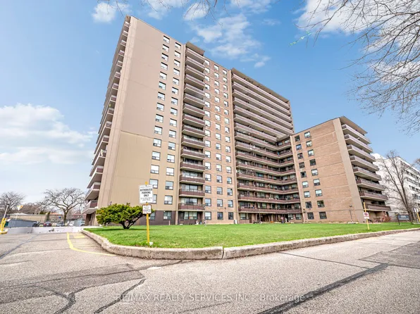 180 Markham Rd #1701, Toronto, ON M1M 2Z9