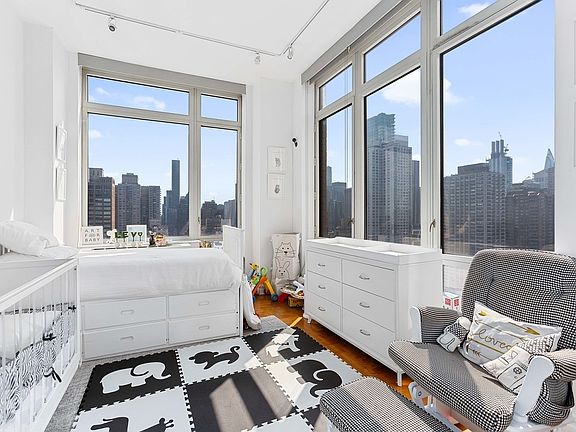 5th image of 401 E 60th St #B25