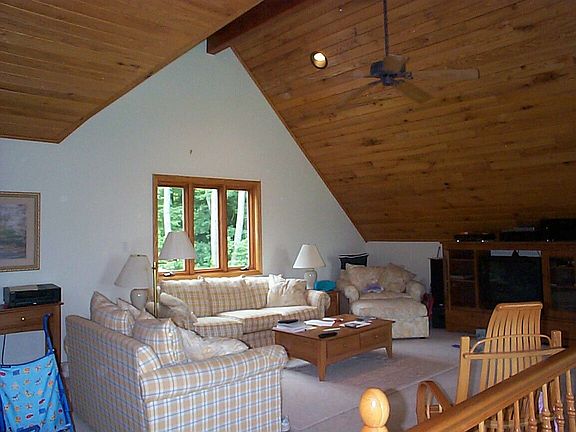 Loft overlooking great room