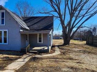 250 N Walnut St, Lyons, IN 47443