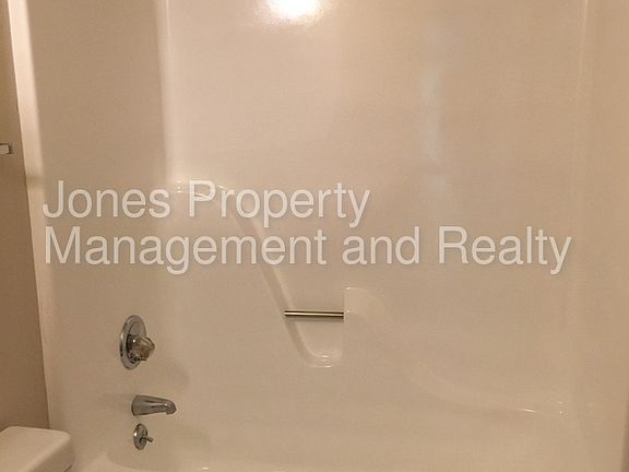 5th image of 2664 White Oak Ln