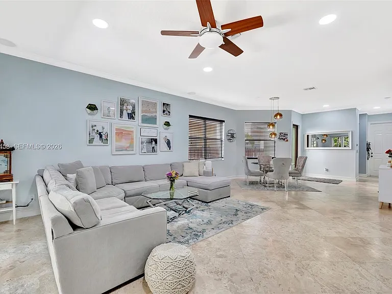 853 SW 11th Ct — Photo 11