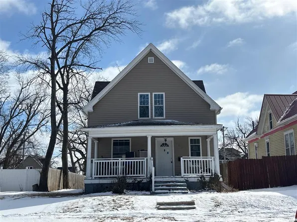 1625 E Ave Ne, Cedar Rapids, IA 52402