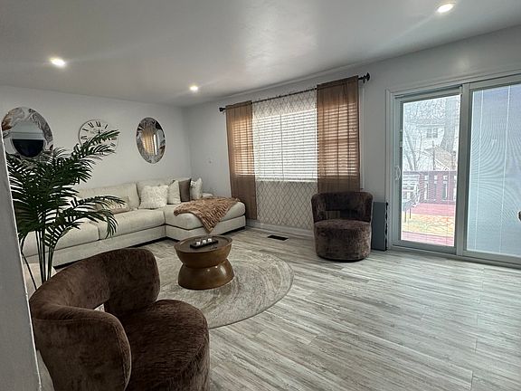 4th image of 18 Rivervale Rd
