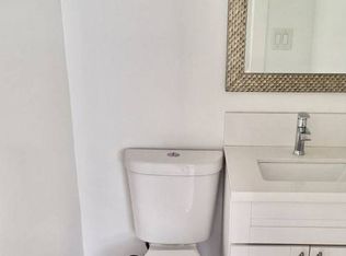 Move In Special $2,397 For The 1st 3 Months. Remodeled 3 Bedroom 1.5 Bath 2nd Floor Unit., Torrance, CA 90501
