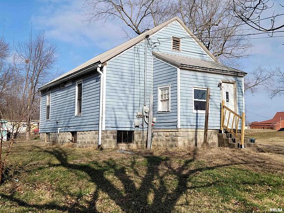 4th image of 409 E Main St