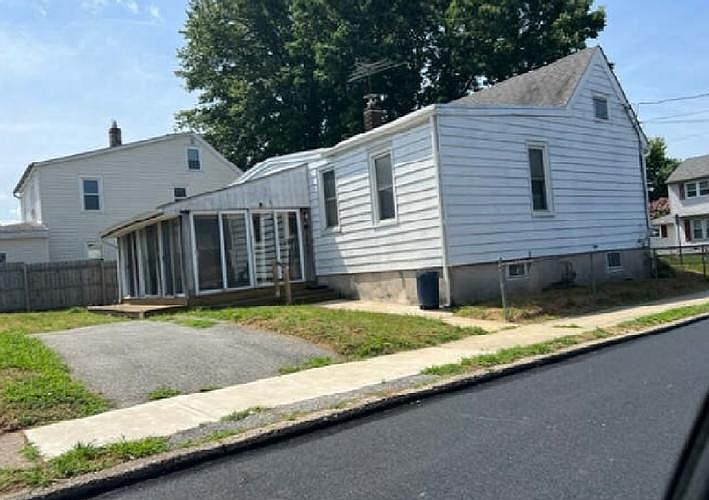 1565 Beale St, Linwood, PA 19061 Zillow