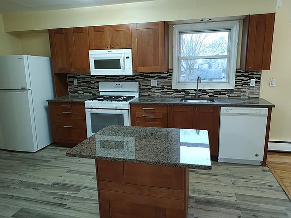 2nd image of 47 Myrtle Ave Floor 2