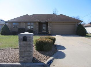 1434 W Deerfield St, Springfield, MO 65807